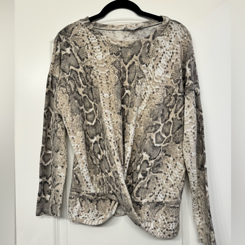 Gaze women’s animal print sweater